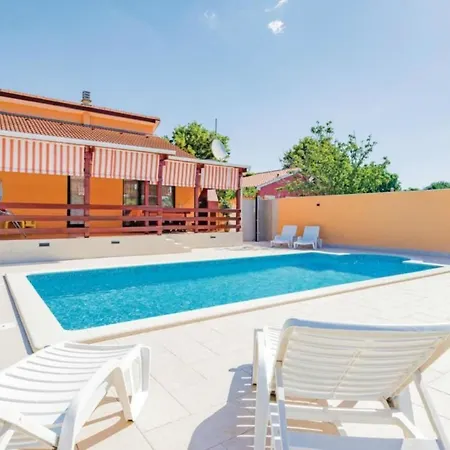 Mit Pool By Interhome * Šišan